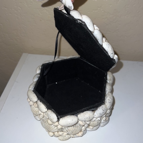 Shell keepsake box - Picture 6 of 7